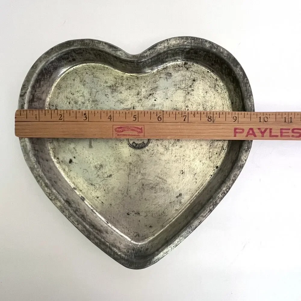 Lot of 4 Vintage Aluminum Heart Baking Pan Kitchen Decor Bake King Malco Ware